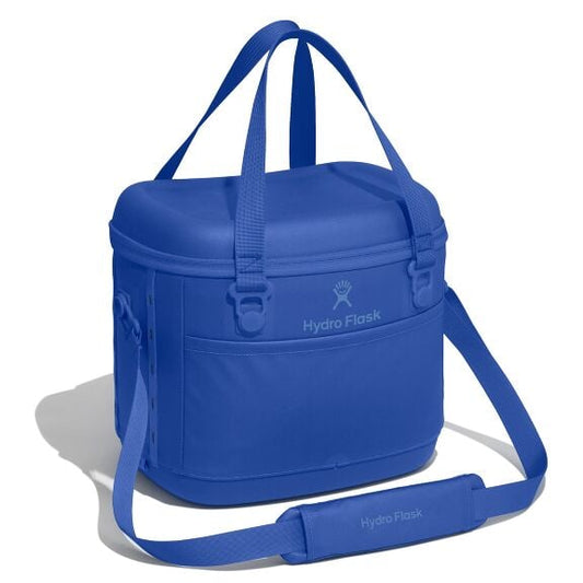 carryouttm-soft-cooler-15-l-c8 12pco382_carryout_cooler_15l_capri_blue_angled_1.jpg