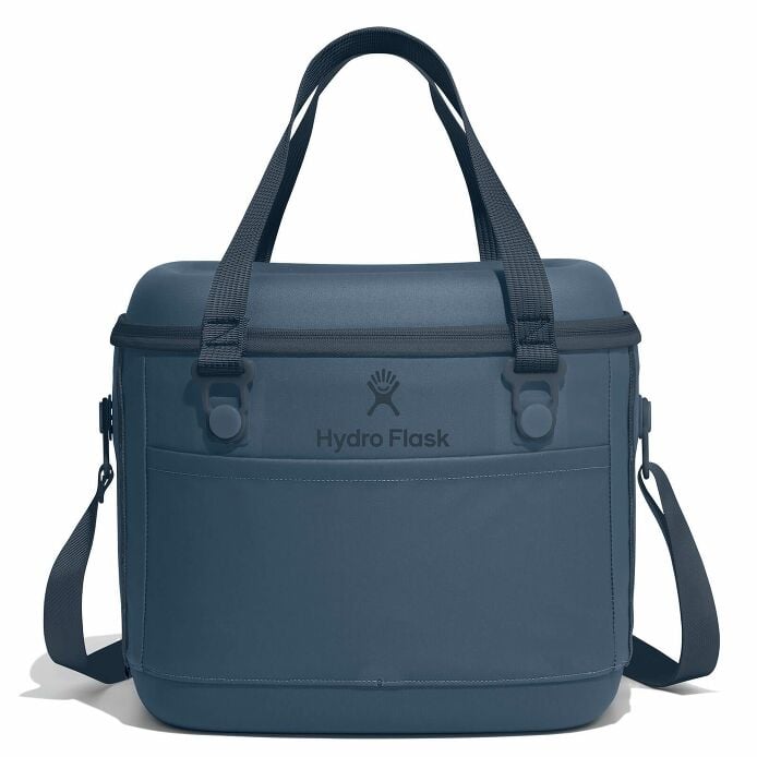 carryouttm-soft-cooler-15-l-c8 12pco384-carryout-cooler-15l-harbor-blue-straight_1.jpg