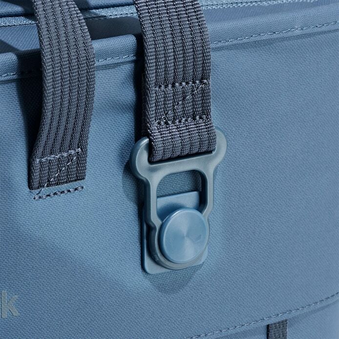 carryouttm-soft-cooler-tote-20-l-l9 250815_hydro_cooler_details_14838_2_4.jpg