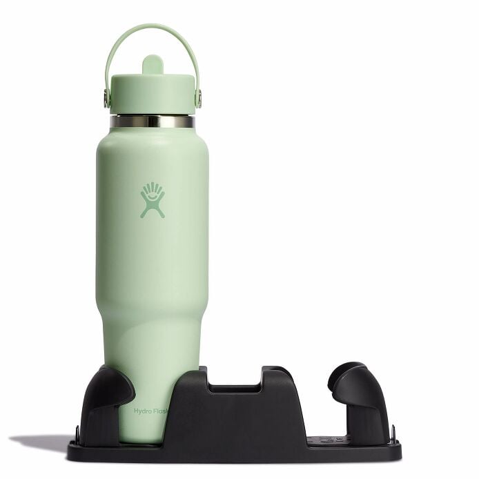 40-oz-travel-bottle-with-flex-straw-cap-c6 aloe-travel-bottle-in-cuplholder_3_3_1.jpg