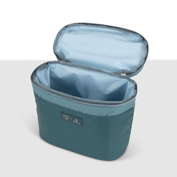 osprey-axis-x-hydro-flask-campus-essentials-bundle-c9 axisxhydroflask_s26_detail2_cascadeblue_10007249_1.jpg