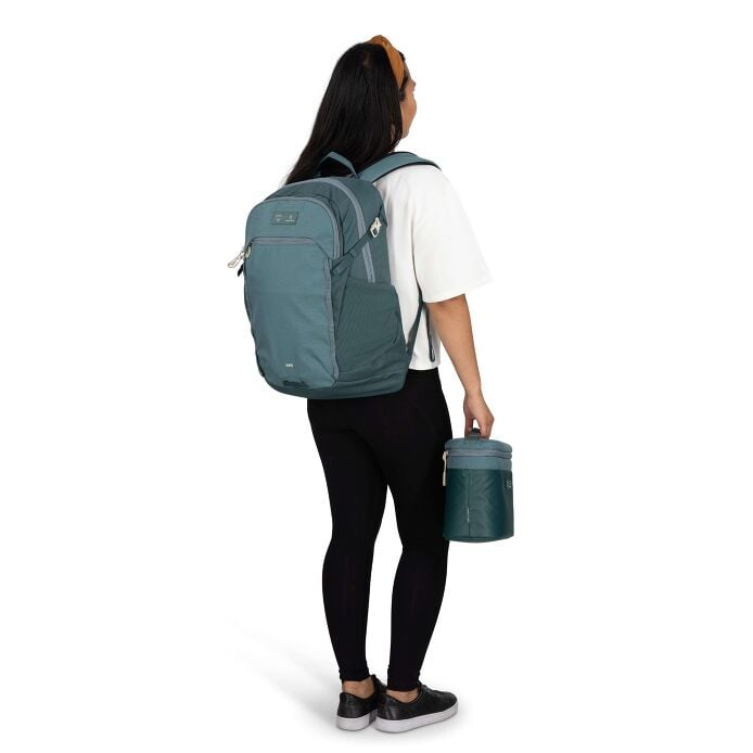 osprey-axis-x-hydro-flask-campus-essentials-bundle-c9 axisxhydroflask_s26_onbody2_cascadeblue_10007249_2.jpg