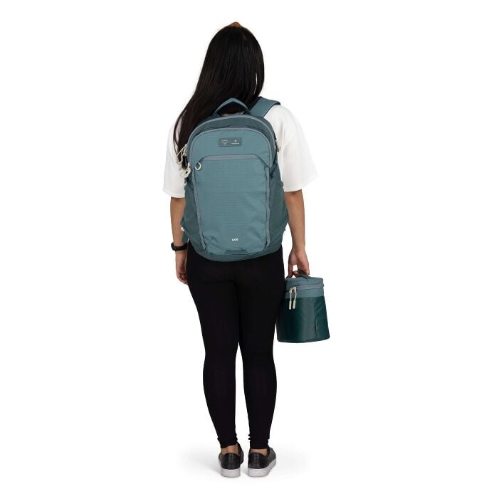 osprey-axis-x-hydro-flask-campus-essentials-bundle-c9 axisxhydroflask_s26_onbody3_cascadeblue_10007249_2.jpg