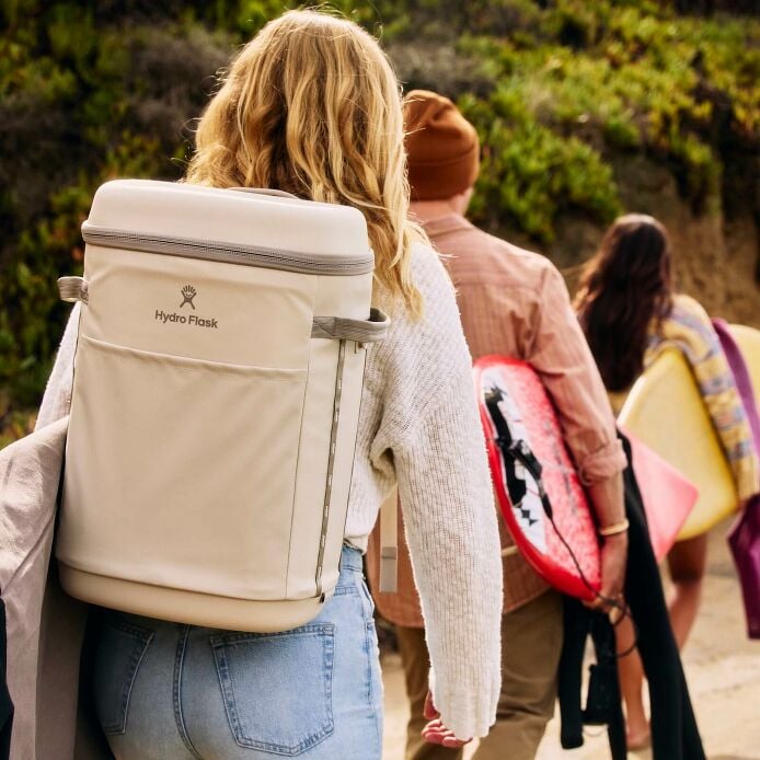 carryouttm-backpack-22-l-c0 hf_carryout_bouwer_d1_l1_torrey_pines_lifestyle_0974_2.jpg