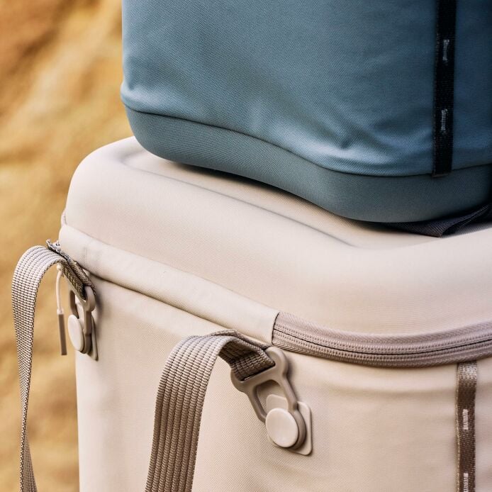 carryouttm-soft-cooler-30-l-i4 hf_carryout_bouwer_d1_l1_torrey_pines_still_life_0381_1_6.jpg