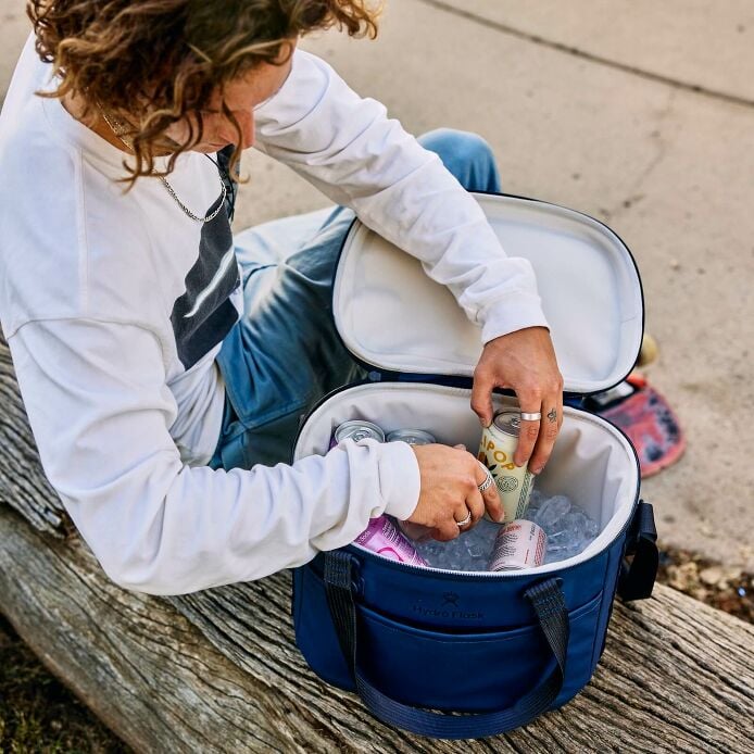 carryouttm-soft-cooler-15-l-c8 hf_carryout_bouwer_d2_l4_skate_park_6209_6.jpg