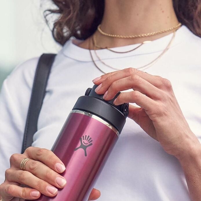 24-oz-lightweight-chug-cap-bottle-w2 hf_s26_lightweight_mcinnis_5123_1_1.jpg