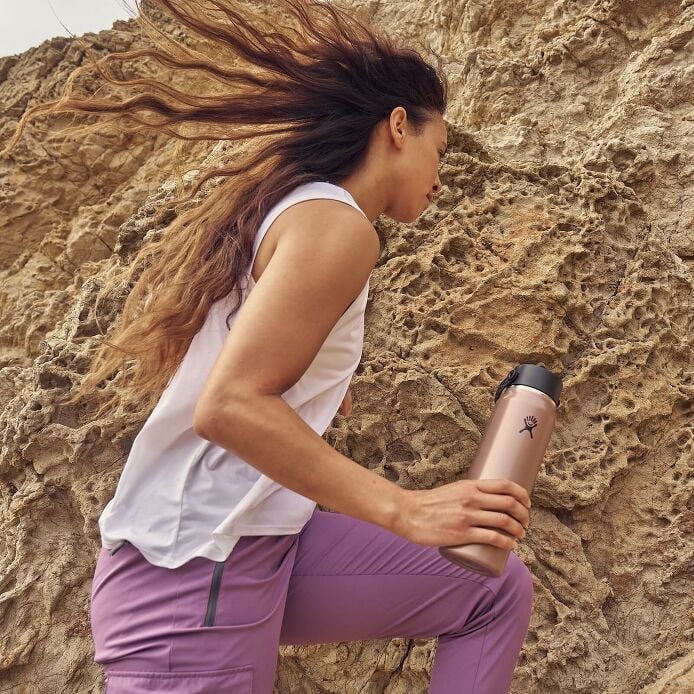 32-oz-lightweight-flex-straw-bottle-b0 hf_s26_lightweight_mcinnis_6946_1_3.jpg