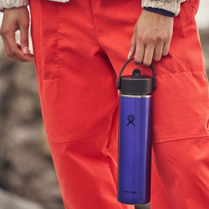 24-oz-lightweight-flex-straw-bottle-a3 hf_s26_lightweight_mcinnis_7443_3.jpg