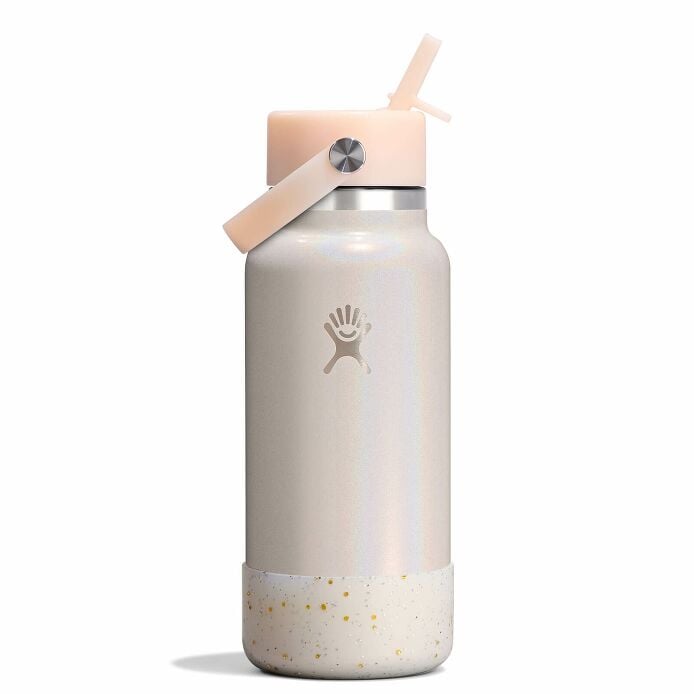 medium-boot-e1 le-f25w32-g-32-oz-wide-flex-straw-cap-glimmer-cream-straight-withboot_1_1_1.jpg