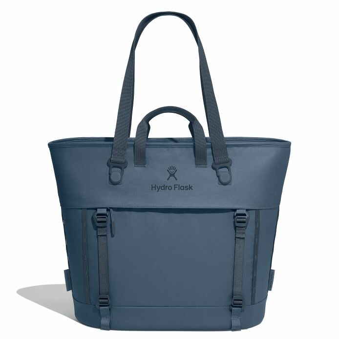 carryouttm-soft-cooler-tote-30-l-m4 maxiit384-carryout-tote-30l-harbor-blue-straight.jpg
