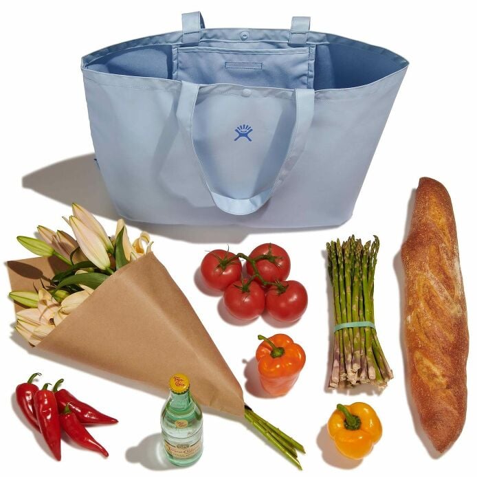 20-l-tag-along-tote-z4 rt20484_20ltagalongtote_surf_packing_1.jpg